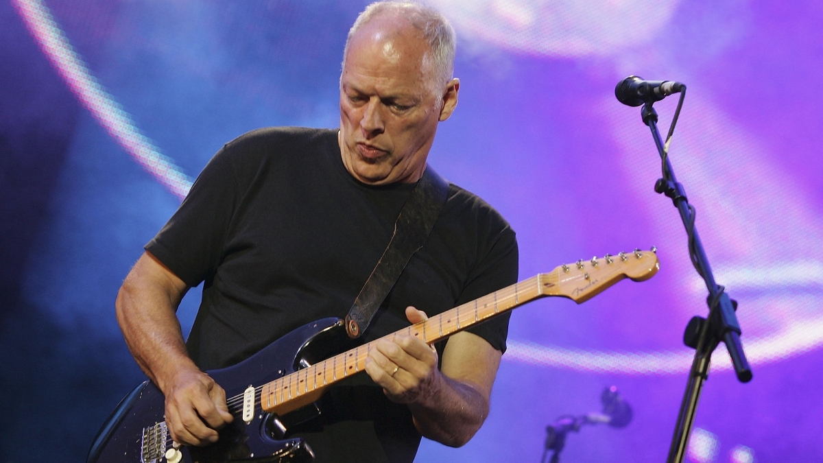 David Gilmour, è sua la chitarra più costosa della storia: venduta all'asta per 14,5 milioni di dollari