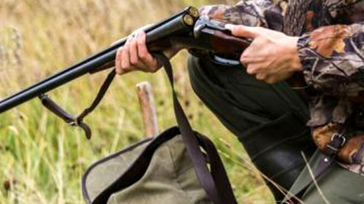 Montegranaro, stalliere richiama i cacciatori perché spaventano i cavalli. Parte un colpo e muore a 43 anni. Si indaga per omicidio volontario