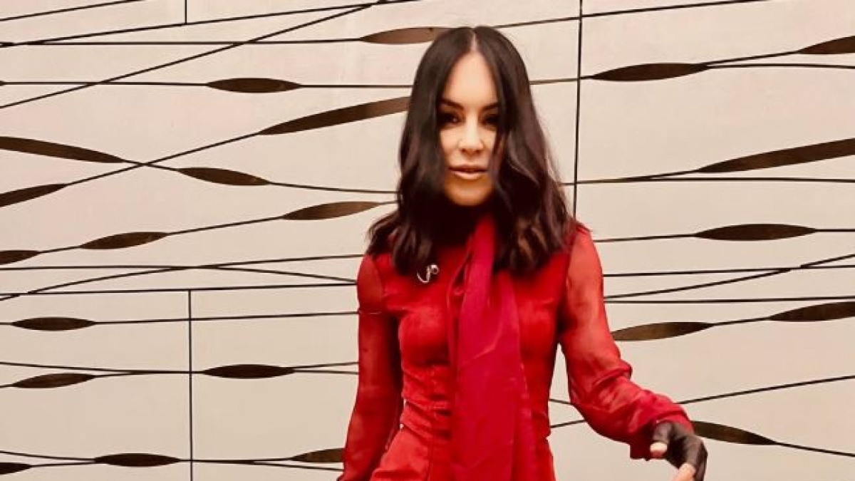 Alexia: «La statura è stata un problema. Mio marito Andrea Camerana? L'ho aiutato a sostenere il peso di essere il nipote di Armani. Ecco perché ho smesso di cantare in inglese»