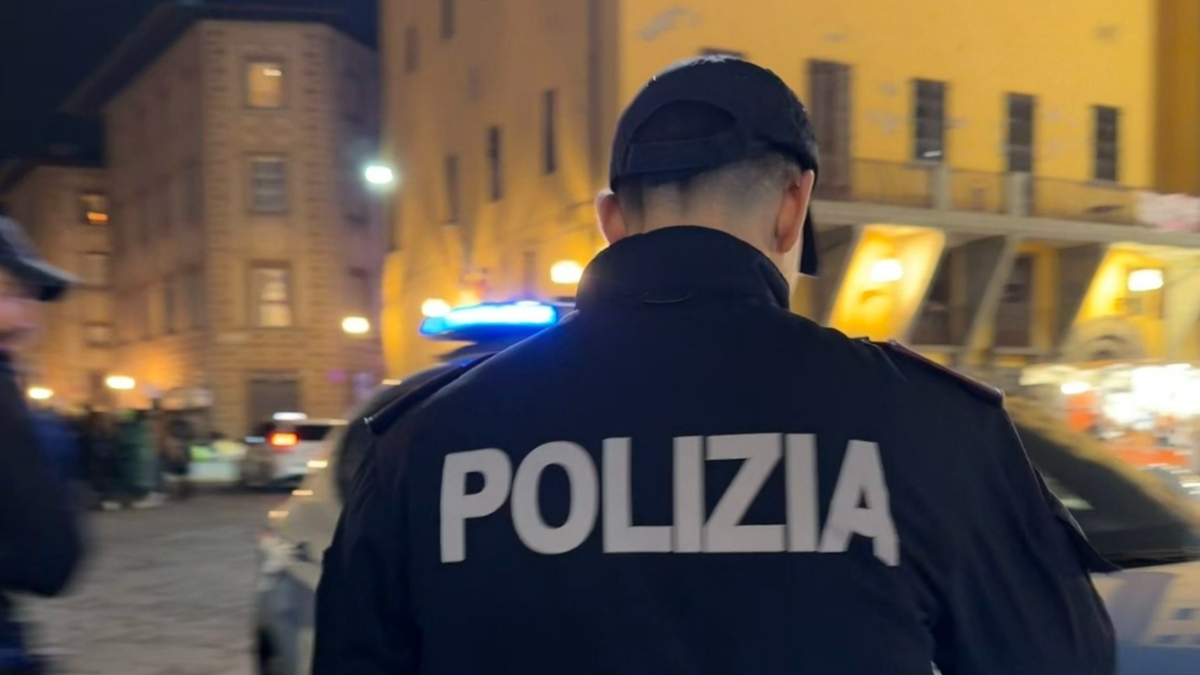 Firenze, rapinato e preso a sprangate in testa: turista ricoverato in gravi condizioni