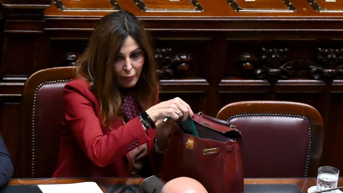 Il Twiga, il gossip e tutte le inchieste. Daniela Santanché, una vita tra politica e affari