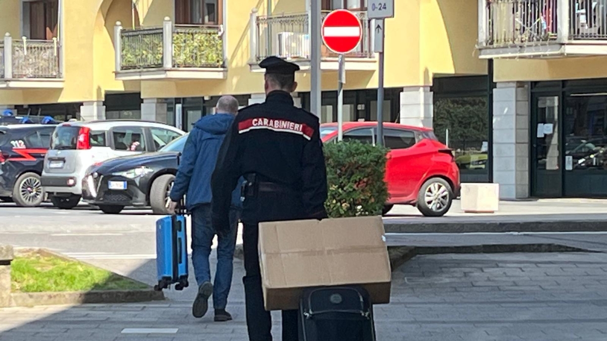 Trescore, perquisizione nella casa della mamma del tredicenne che ha accoltellato la prof: prelevato materiale, forse è esplosivo