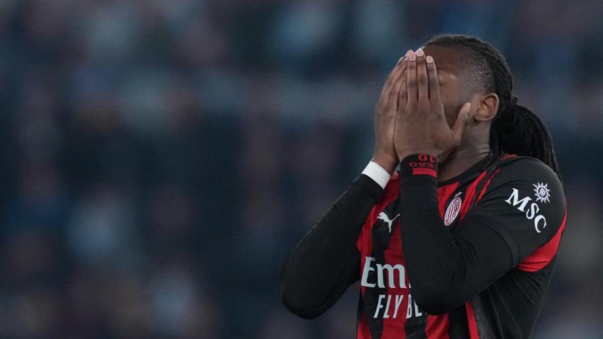 Leao all'estero per curare la pubalgia: il Milan e la storia Instagram