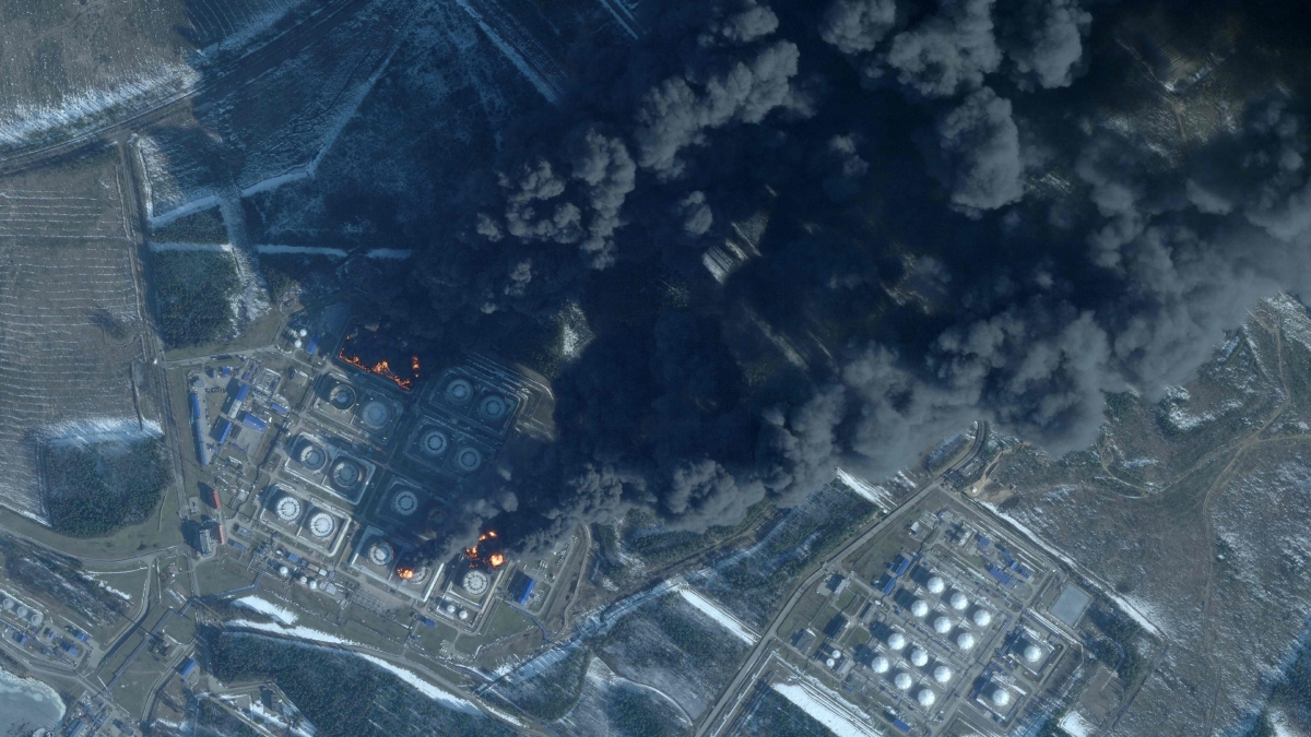 Guerra Ucraina-Russia, le notizie in diretta | Raid notturno russo su Odessa. Bielorussia e Corea del Nord firmano accordo di cooperazione. Gb autorizza l'esercito ad abbordare le navi della «flotta ombra» russa