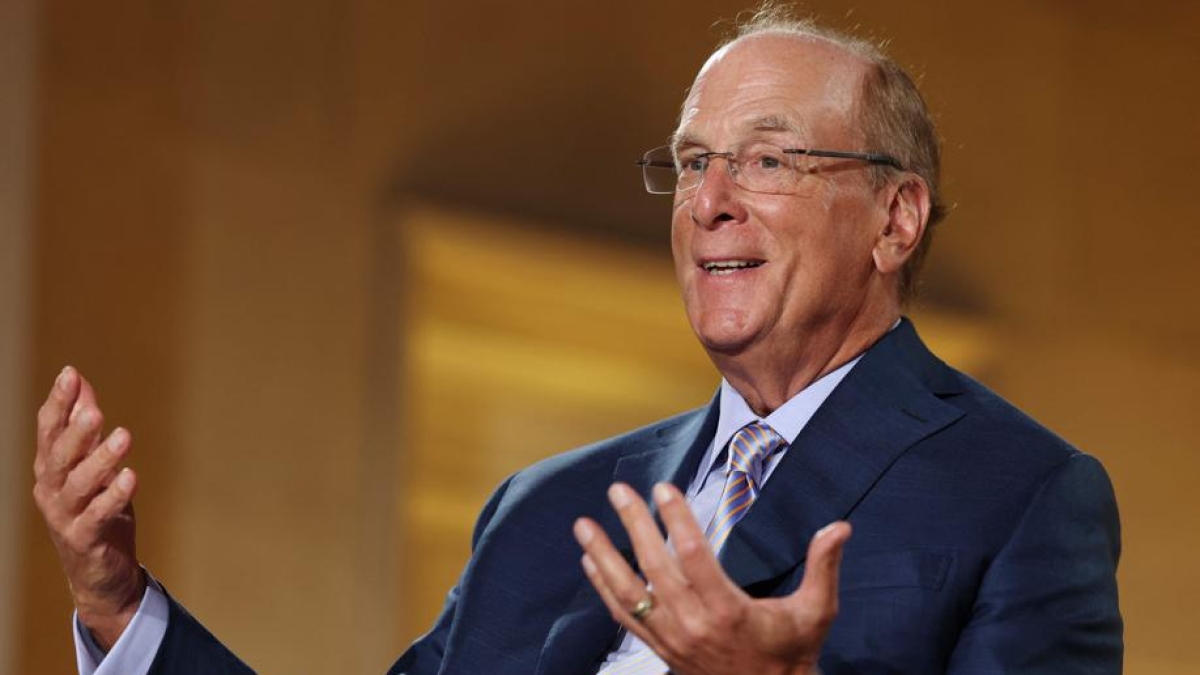 Larry Fink: «L’Iran potrebbe rientrare nell’economia internazionale e il petrolio calare a 40 dollari»