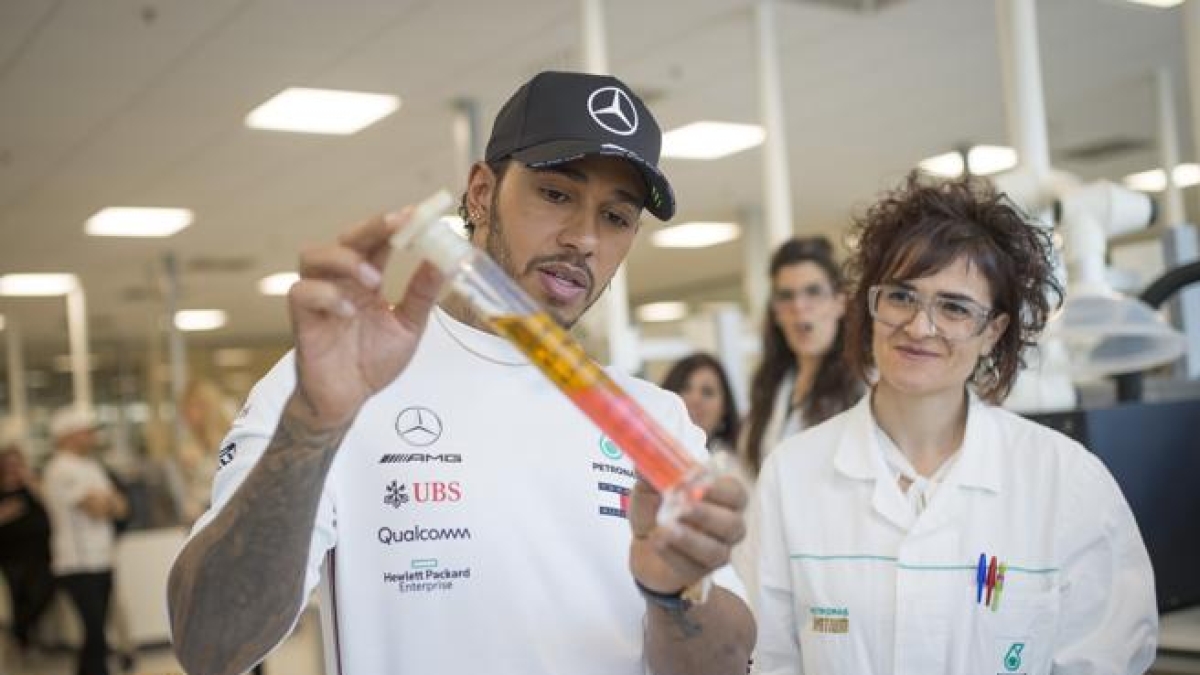 Petronas, addio agli ordini Fiat: a Torino scattano 70 esuberi. I sindacati: «Salvaguardare gli stabilimenti»