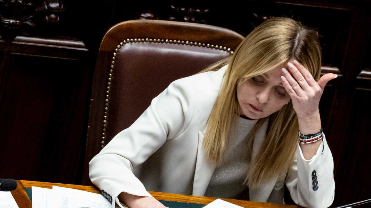 Meloni va avanti, il primo obiettivo è la legge elettorale. E avvisa: niente scherzi oppure si vota