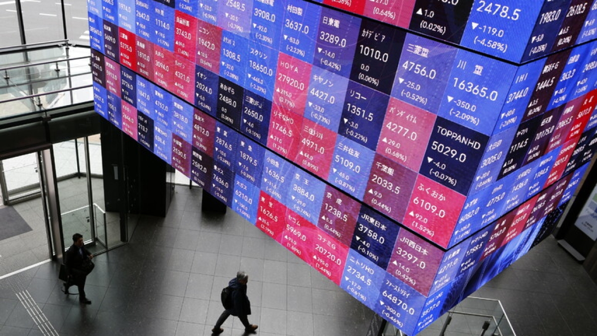Borse in diretta, prezzo petrolio oggi 30 marzo | Europa in positivo, Tokyo in profondo rosso: l’escalation in Medio Oriente manda i listini in tilt, i segnali (negativi) dall’oro