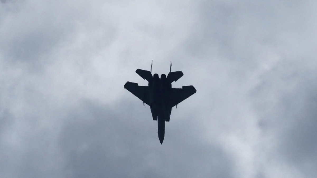 Guerra in Iran, le ultime notizie in diretta | Colpito un deposito di munizioni e Trump posta il video. Nuovo attacco missilistico, esplosioni a Gerusalemme