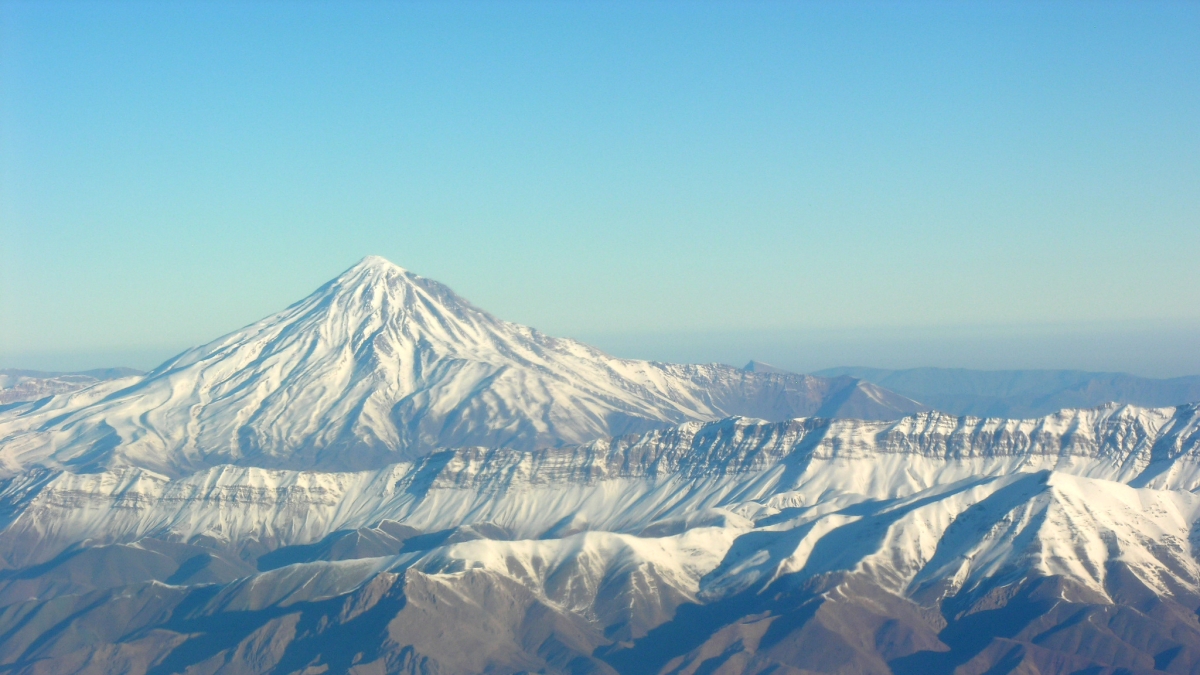 Montagne, deserti e coste: la geografia dell’Iran rende complicatissimo un intervento di terra. Cos'è la strategia a mosaico usata dai pasdaran