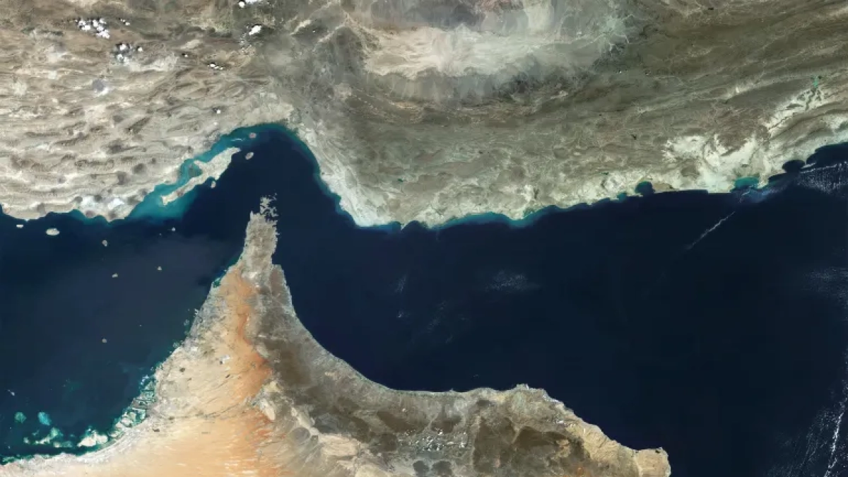La diplomazia di Cina e Turchia, tre navi e cinque punti: Pechino si muove su Hormuz e media in asse con Islamabad