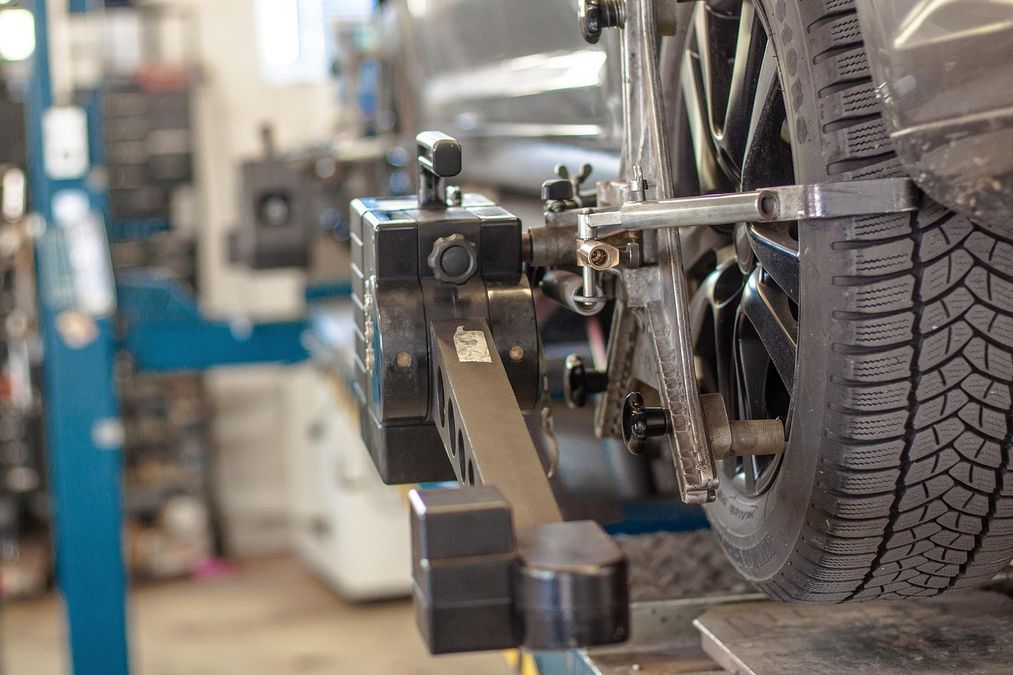 Il paradosso dell’autoriparazione: più auto in circolazione, ma le officine chiudono