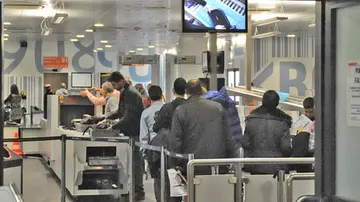 In fuga dall’Iran, tenta di raggiungere la madre ma finisce a processo: “Sono cattolico e ho dovuto lasciare il paese”