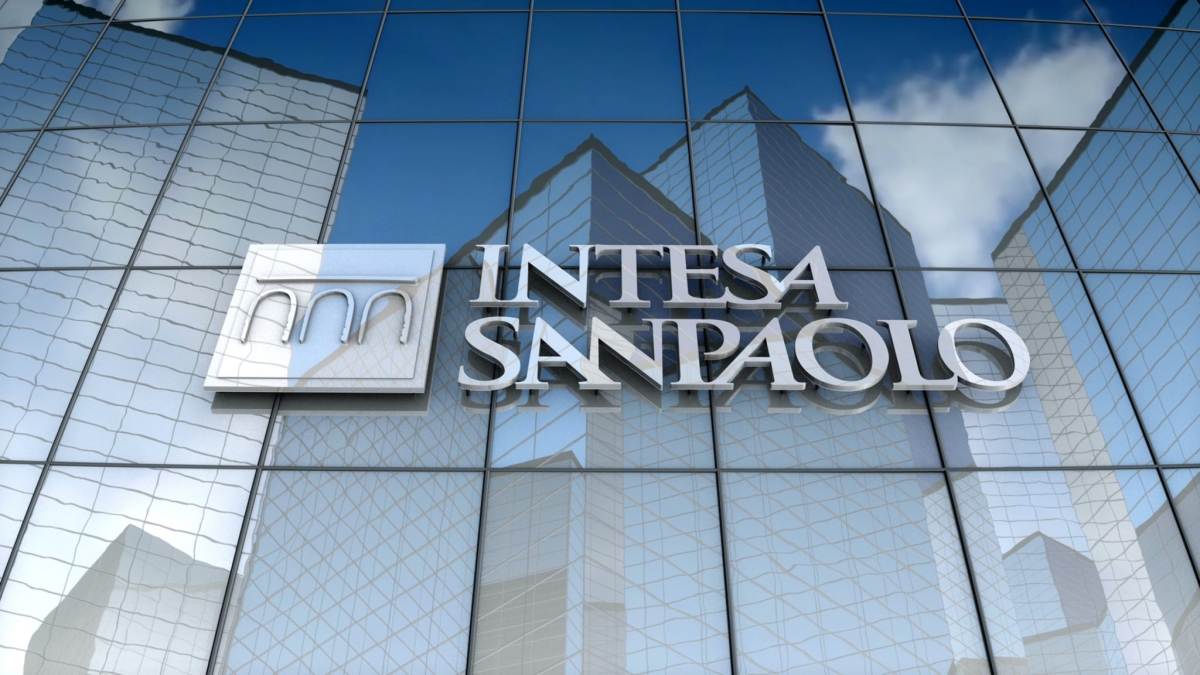 Intesa Sanpaolo, ai dipendenti premio fino a 3.200 euro: accordo con i sindacati