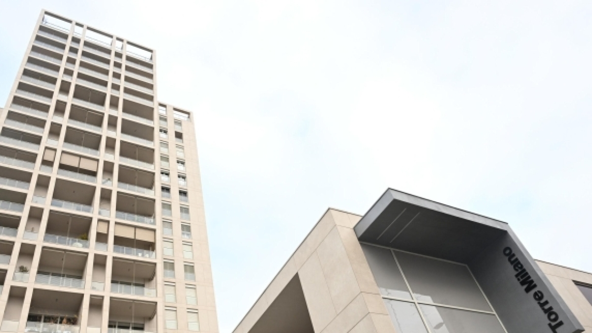 Torre Milano, il pm chiede otto condanne e la confisca del grattacielo già abitato: «Abnorme abuso edilizio, hanno agito con strafottenza»