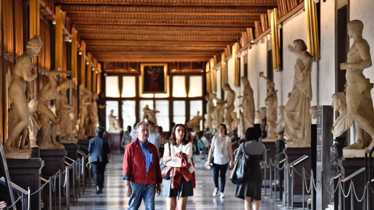 Attacco hacker agli Uffizi: «Sono entrati ovunque». Rubati codici di accesso, mappe e posizioni delle telecamere: opere d'arte chiuse nei caveau e porte murate