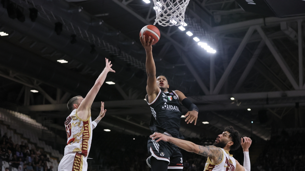Virtus-Reyer 82-86: in campo si gioca un'anteprima di playoff
