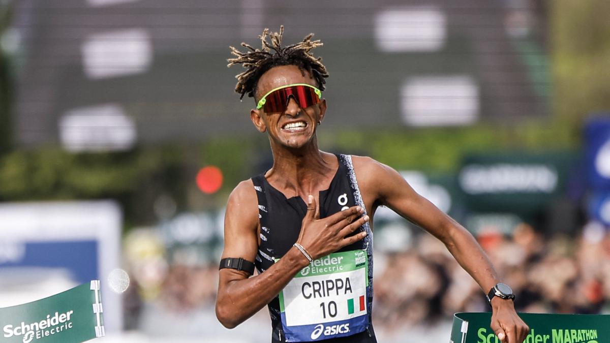 Yeman Crippa vince la maratona di Parigi in 2'05"16
