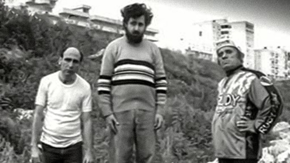 Di fronte alla deriva dei processi mediatici, ridateci lo sguardo feroce (ma coraggioso) di "Cinico tv"