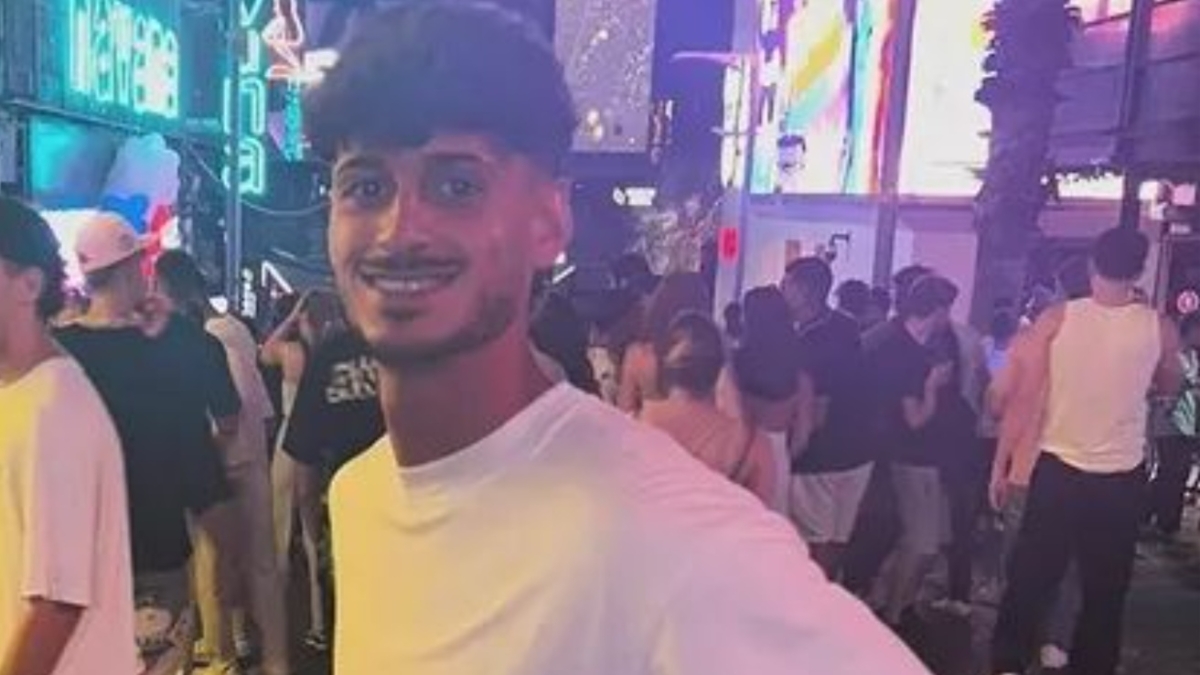 Omicidio di Gabriele Vaccaro a Pavia, fermato un 17enne: i colpi di cacciavite dopo una lite al bar per una ragazza e la ferita che «non perdeva sangue»