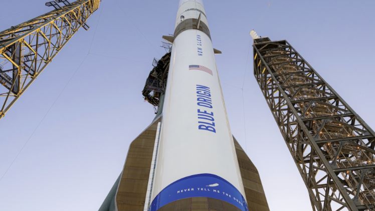 Blue Origin, successo a metà: recuperato il razzo ma il satellite lanciato finisce nell'orbita sbagliata