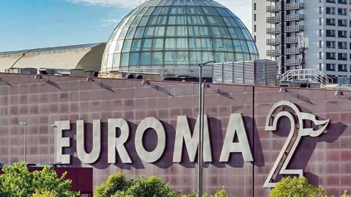 Euroma2, colpo in gioielleria: cinque rapinatori in azione (in pieno giorno) nel centro commerciale
