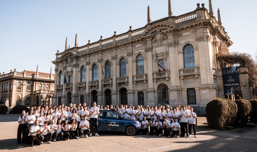 In Italia solo il 10% delle auto circola in contemporanea: l'auto a guida autonoma condivisa può "liberare" le città
