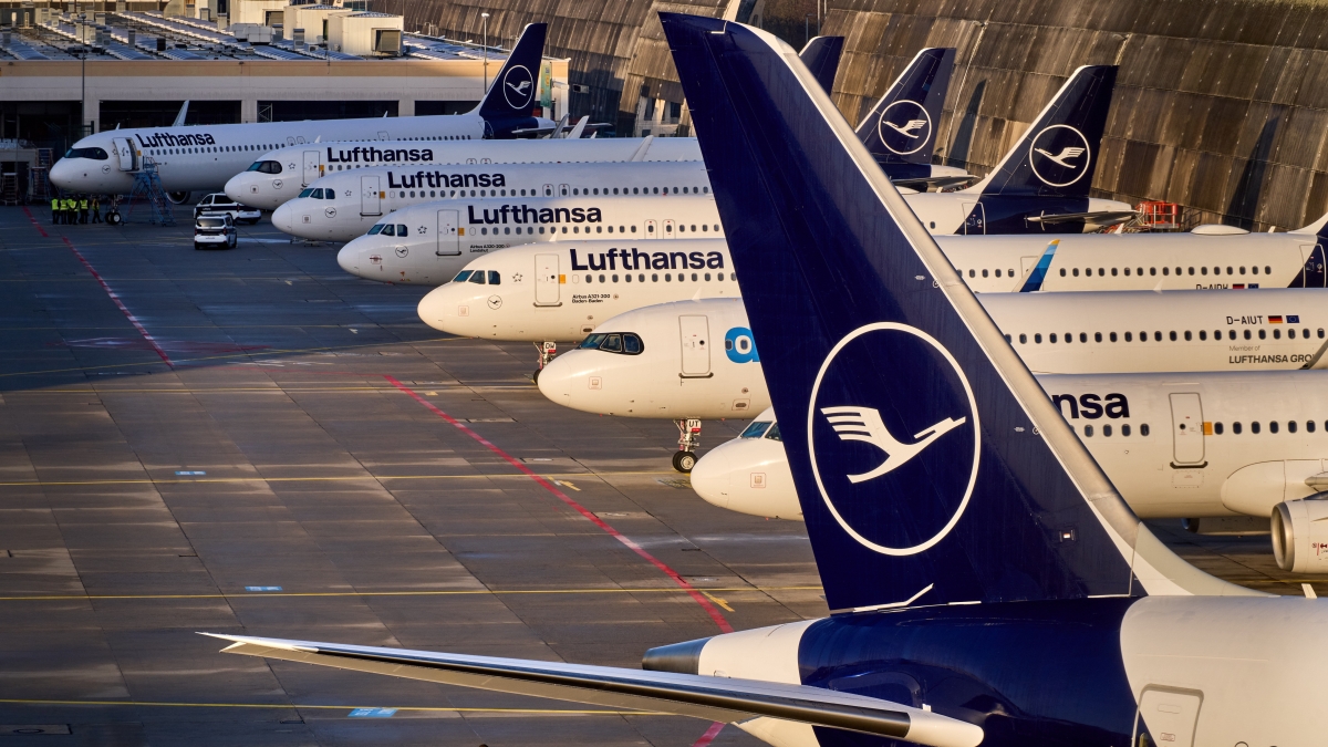 Crisi del cherosene, Lufthansa cancella 20 mila voli fino a ottobre. Mercoledì il pacchetto Ue sul jet fuel