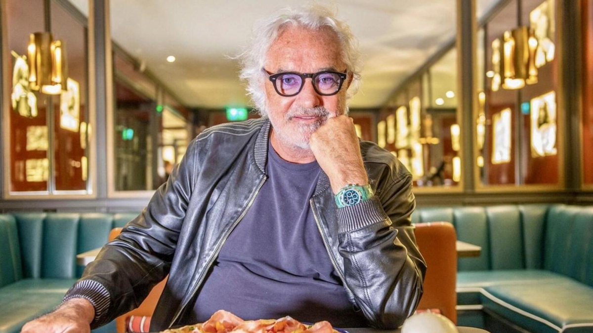 Flavio Briatore cambia idea sulla Puglia e apre Crazy Pizza a Savelletri. «Qui come Porto Cervo e Saint Tropez»