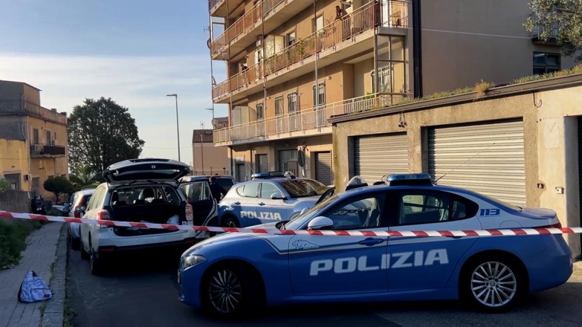 Il padre dei tre bambini di Catanzaro: «Sapevo che mia moglie non stava bene ma questo non potevo immaginarlo. Resisto per la piccola, ho solo lei»