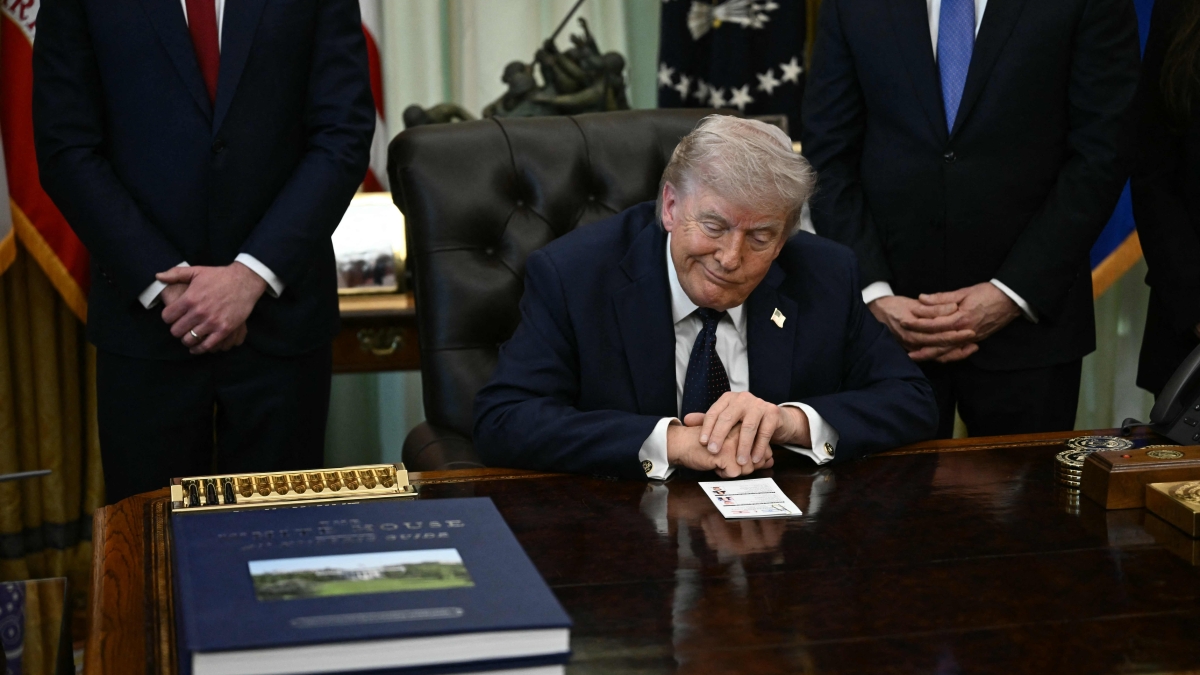 Trump ai minimi nei sondaggi: i prezzi salgono e il presidente perde consensi tra gli indipendenti e i repubblicani non Maga