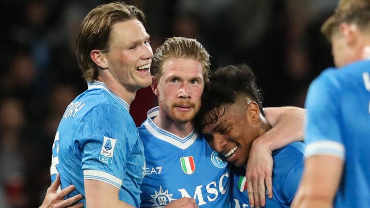 Napoli-Cremonese 4-0, goleada azzurra con super De Bruyne. Champions blindata, scudetto Inter rimandato