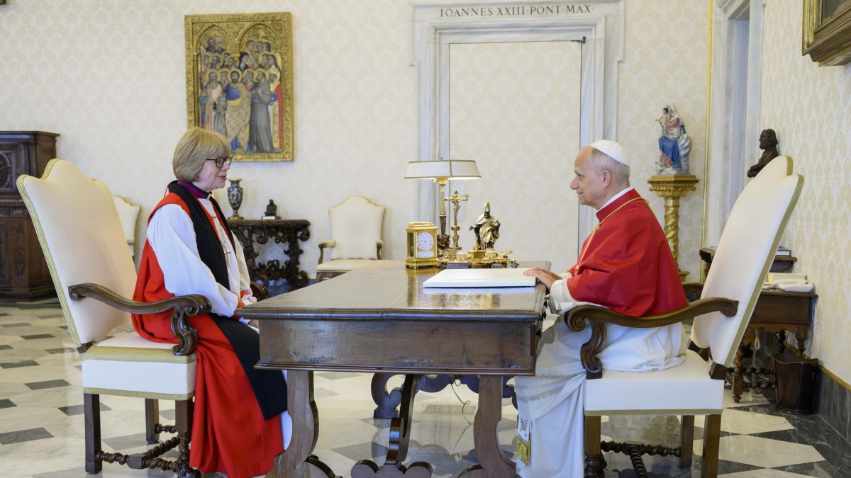 Papa Leone XIV prega nel Palazzo apostolico con l'arcivescova di Canterbury: «Scandaloso se non cercassimo di superare le divergenze»