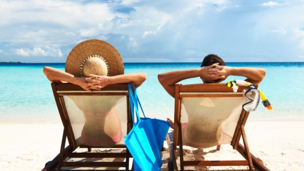 Melanoma, terzo tumore più diffuso negli under 50: la regola salva-vita e il "paradosso della crema solare"