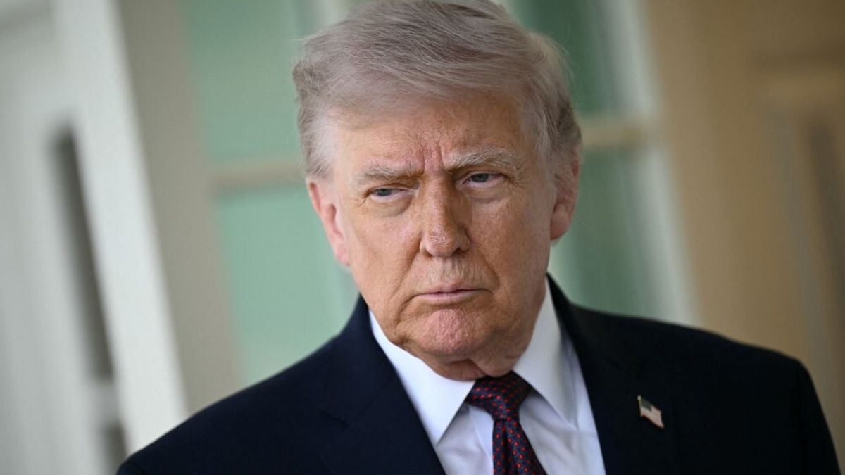 Cnn: "Trump valuta di riprendere i raid sull'Iran" | Il presidente Usa annuncia la sospensione delle tasse sulla benzina - Tgcom24