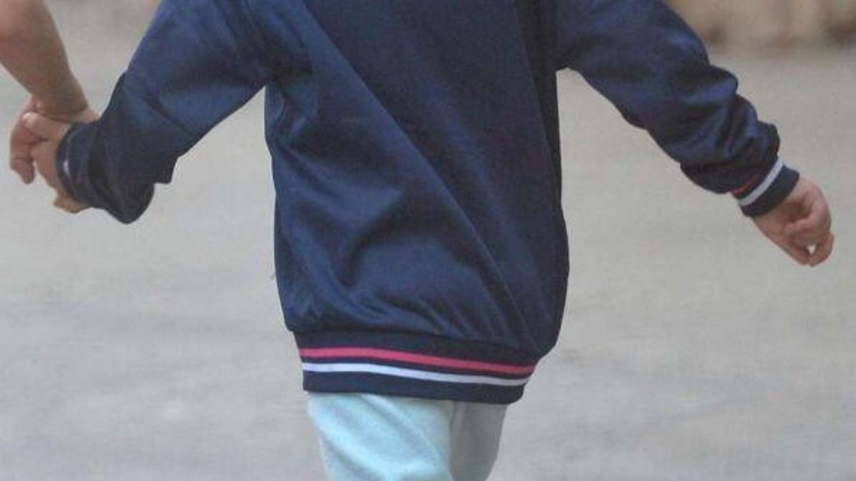 Bari, riconosciuto in Italia un bambino con una madre e due padri