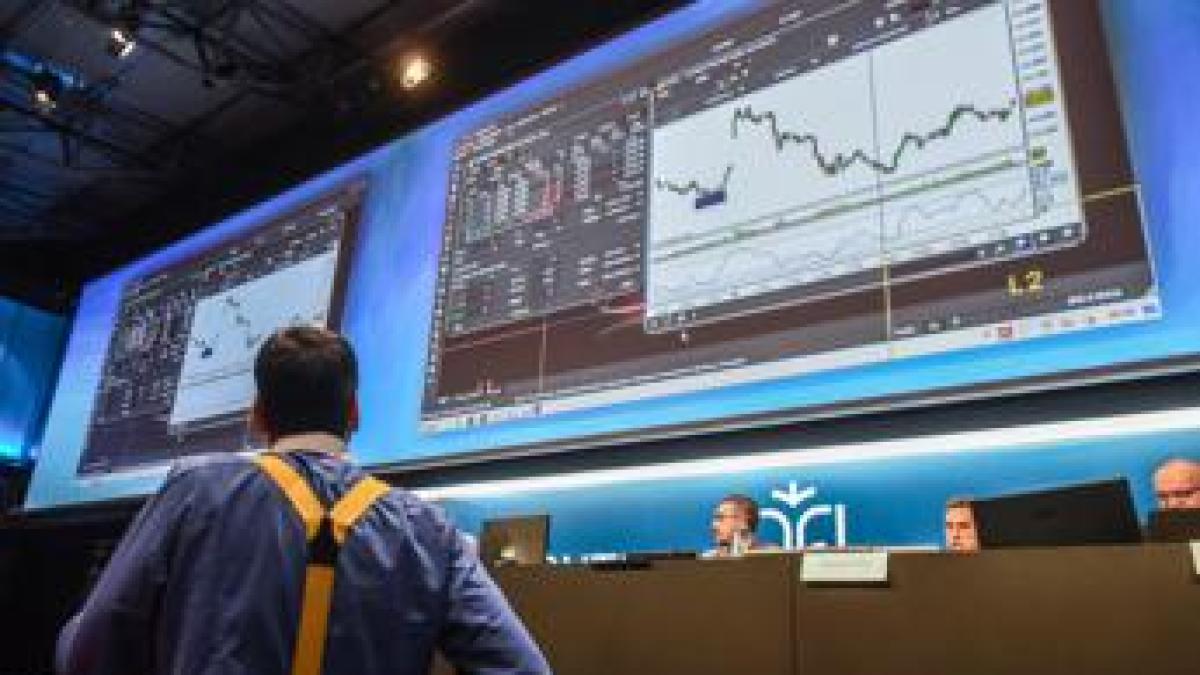 Borse in diretta, prezzo petrolio oggi 7 maggio | Il barile scende a 90 dollari, ma i negoziati Usa-Iran non scaldano i listini