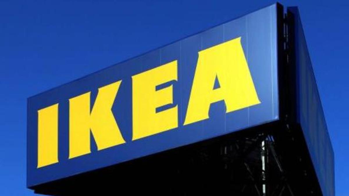 Ikea taglia 850 posti nel mondo, licenziamenti in Svezia e negli uffici centrali: rallentano i consumi, come cambia il gruppo