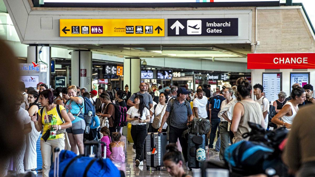 Vacanze tra rincari e cancellazioni (e prenotazioni in calo del 30%): rimborsi, polizze e diritto di recesso, come tutelarsi. La guida