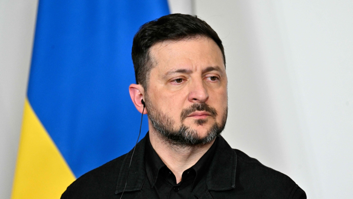 Zelensky, il decreto ironico sulla parata di Mosca e il nodo della tregua: la sfida a Putin sotto pressione Usa