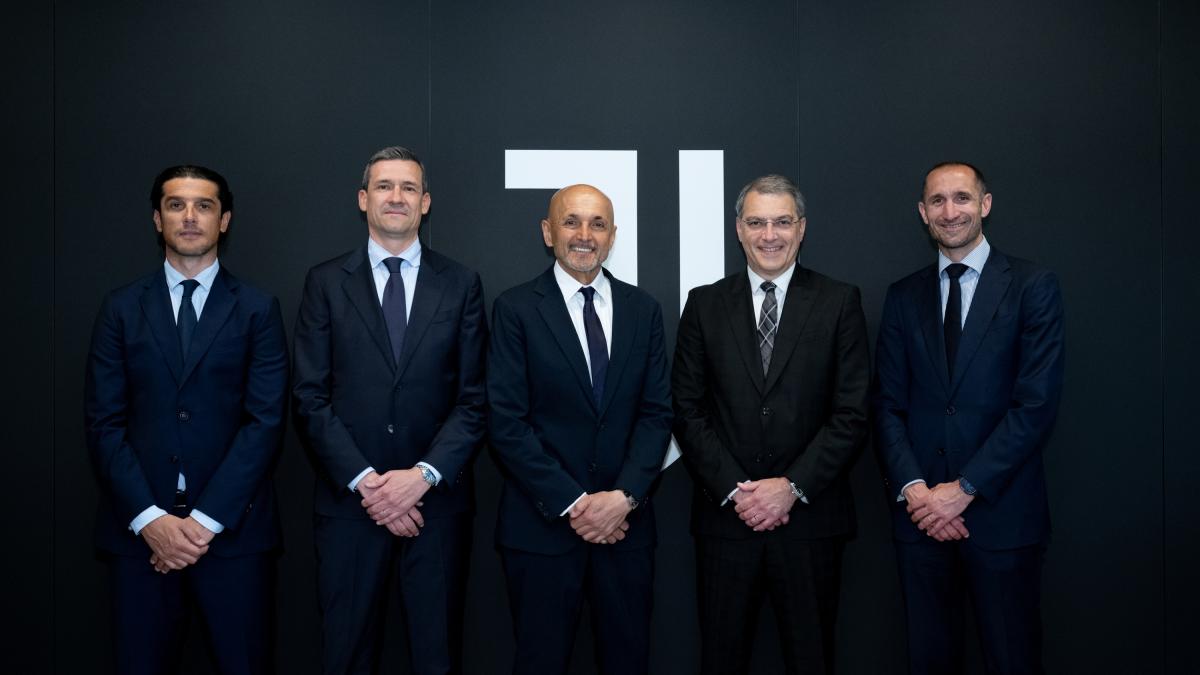 Juve, Elkann e la dirigenza: Comolli non parla con Spalletti, e poi...