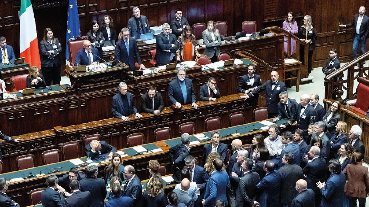 Legge elettorale in Aula il 26 giugno, protestano le opposizioni: «Basta forzature». FdI: «Nel nuovo testo accolti i vostri rilievi»