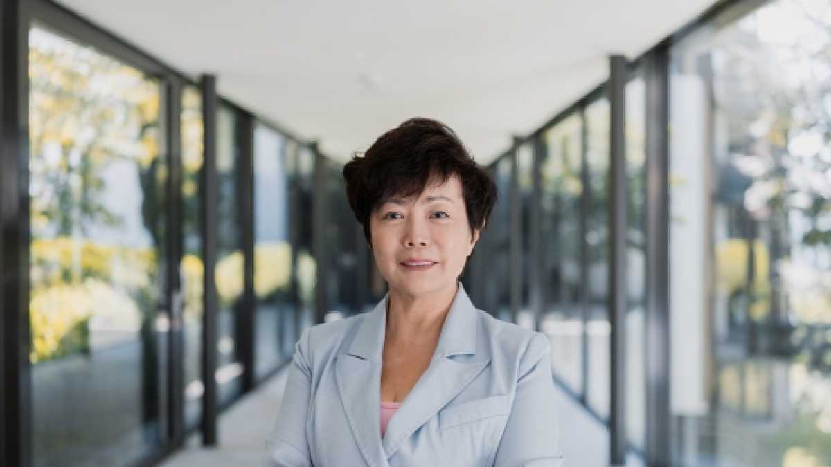 Auto, Byd parla con Stellantis per rilevare uno stabilimento in Europa. Stella Li: «Elettrico alla svolta, tempi di ricarica di 5 minuti»
