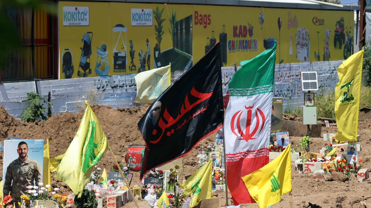 Guerra in Iran, le ultime notizie in diretta | Trump: «Probabile il ritiro delle truppe dall'Italia, non ci hanno aiutato». Gli Usa «pianificano una breve e potente ondata di raid». Il Pentagono: finora spesi 25 miliardi. Khamenei: «Ci difenderemo»