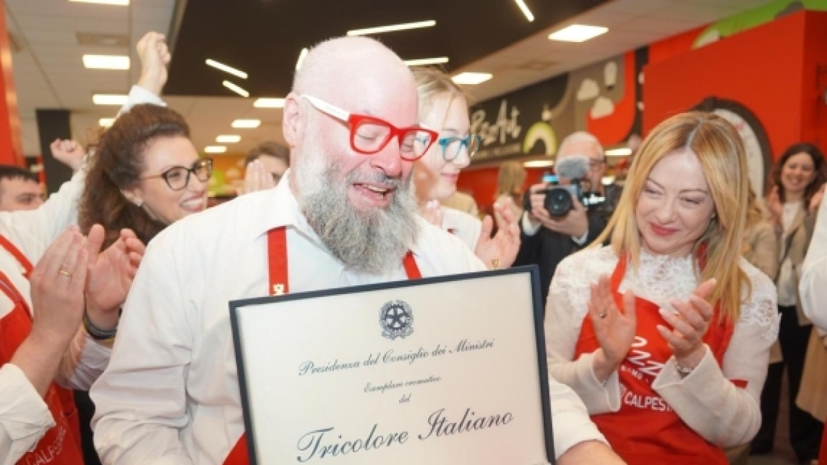 Monza, Giorgia Meloni a sorpresa da PizzAut: la Festa dei lavoratori nel ristorante simbolo dell'inclusione sociale