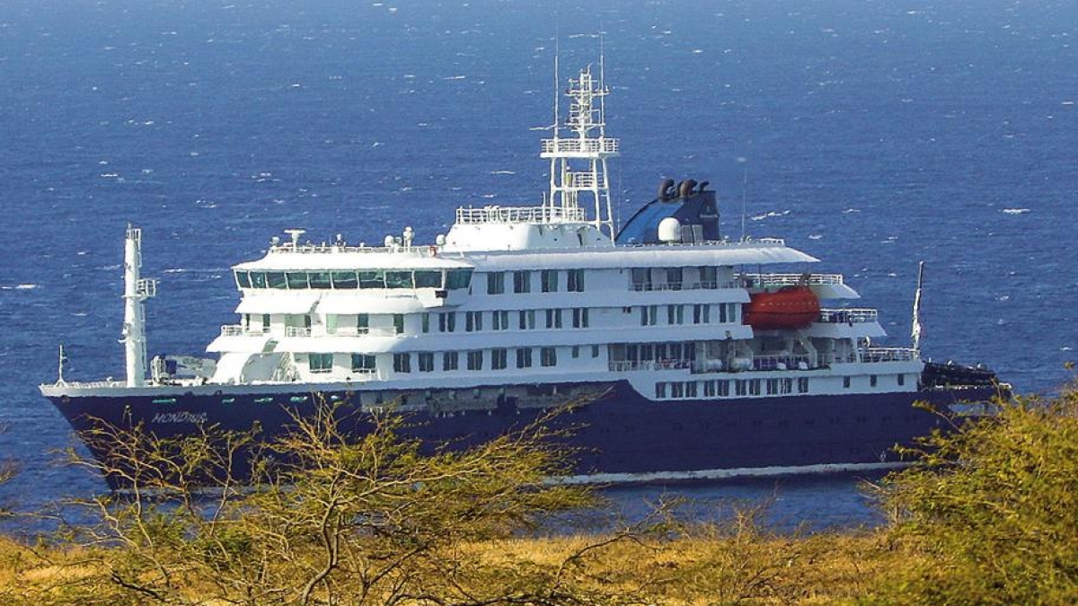 Hantavirus sulla nave da crociera MV Hondius: tre morti, malati anche due membri dell'equipaggio. L'appello dell'influencer a bordo: «Fateci scendere»