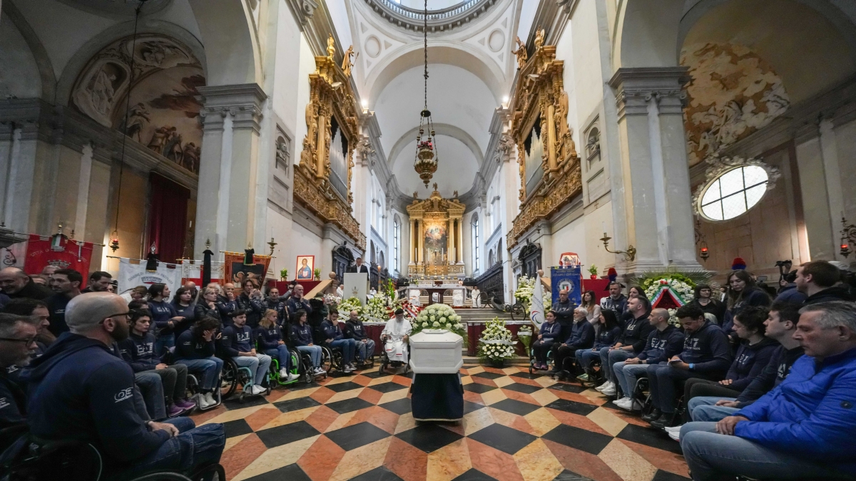 L'omelia integrale di don Marco Pozza al funerale di Alex Zanardi: «La sua voglia di mordere la vita divenga testamento»