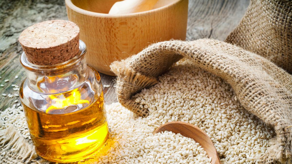 Olio di sesamo: purifica e fa digerire. Pro, contro e come usarlo