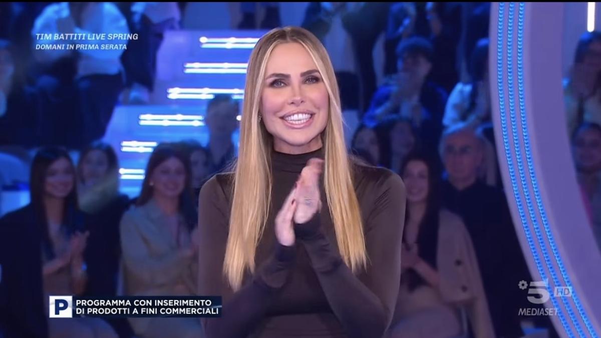 Grande Fratello Vip 2026, cos'è successo il 5 maggio: chi è il 2 finalista