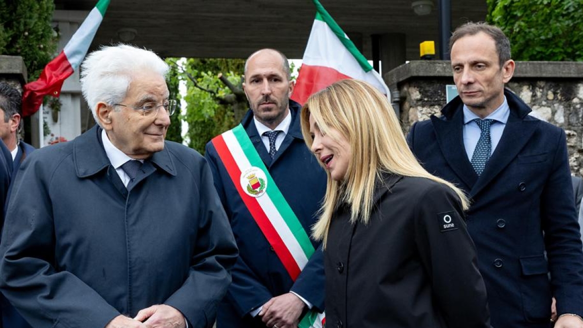 Mattarella e Meloni a Gemona 50 anni dopo il terremoto in Friuli. Il capo dello Stato: «Prevenire le catastrofi, non solo mitigare gli effetti»